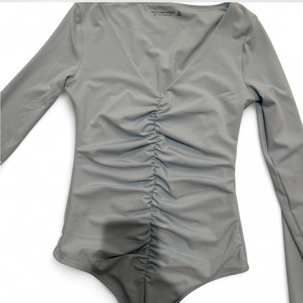 Ruched V-Neck Long Sleeve Top - Gray